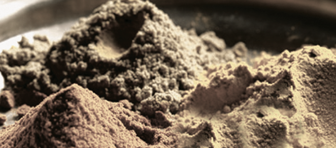Fango termale: texture e materia naturale